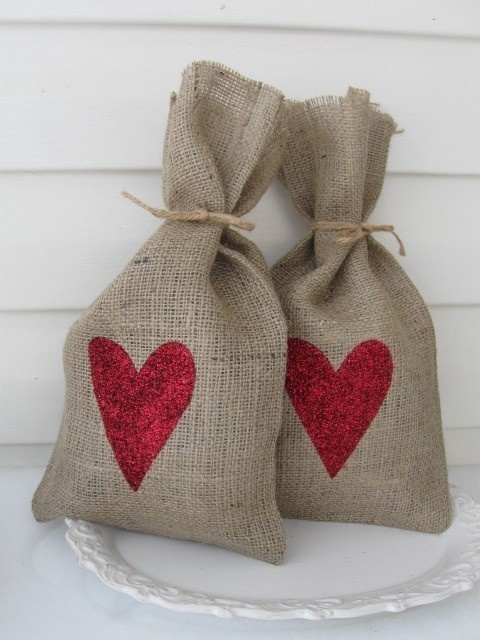 Burlap heart bags