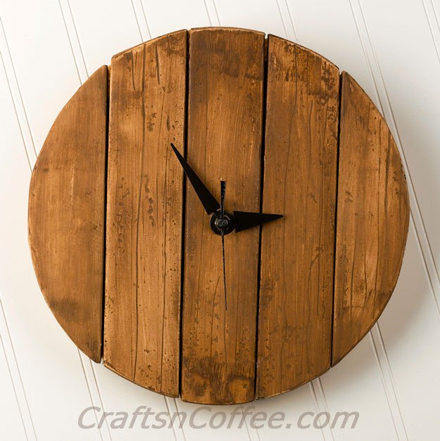 10 Homemade Custom Clock Projects that Are Easy and Cheap