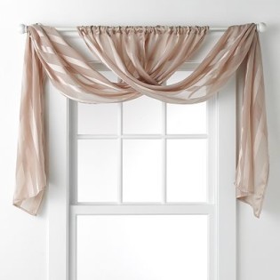 11 Fabulous Valance Designs