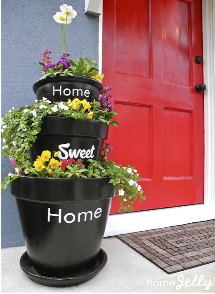 Small porch, decorating small porches, DIY home improvement, DIY porch decor, popular pin, curb appeal. DIY curb appeal projects.