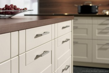 Kitchen, how to easily update your kitchen ,popular pin, kitchen upgrades, popular pin, DIY home improvement, easy home improvement, home improvement hacks.