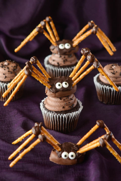 20 Yummy Halloween Cupcake Recipes10