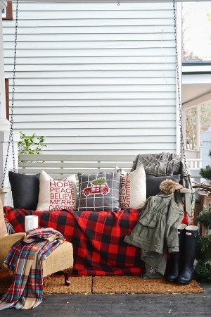 20 Ways to Decorate Your Porch for Christmas - Sunlit Spaces