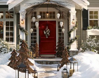 20 Ways to Decorate Your Porch for Christmas19