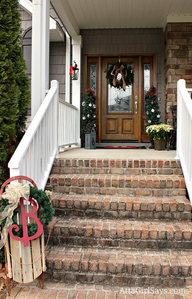20 Ways to Decorate Your Porch for Christmas2