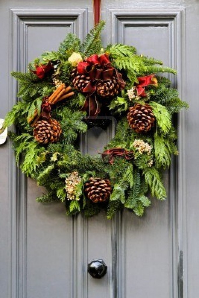 20 Ways to Decorate Your Porch for Christmas4