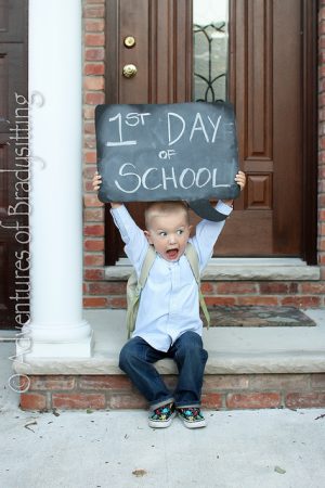 Cute Ideas for Back to School Photos| Photo Ideas for Back to School, Back to School Photos, Posing In Photography, Photography Hacks, Photography Tips and Tricks