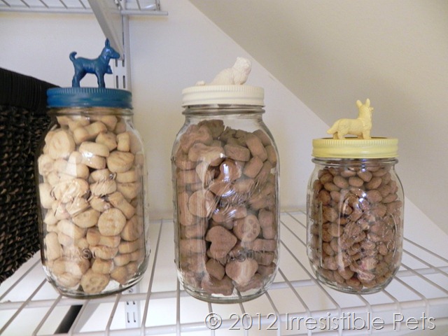 10 Creative Ways to Store Your Pet’s Food and Treats| Organization, Home Organization, Home Storage, Home Storage and Organization, Storage Ideas, Pet Food, Pet Food Storage, Pet Food Organization Popular Pin #HomeStorage #Organization