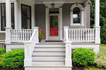 Front Porch Decorating Tips | DIY Front Porch Decoration Tips | Decorating Tips | Front Porch Decor | How to Decorate Your Front Porch 