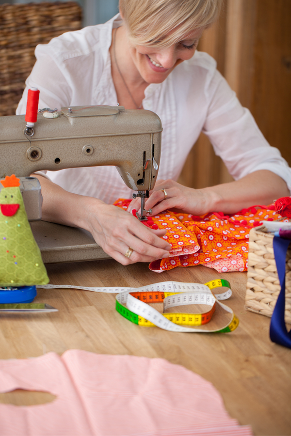 Check out the following collection of stellar sewing tips and tricks that any home seamstress is sure to appreciate. Use them to get more out of your favorite sewing projects! Trust me, you need to know these!