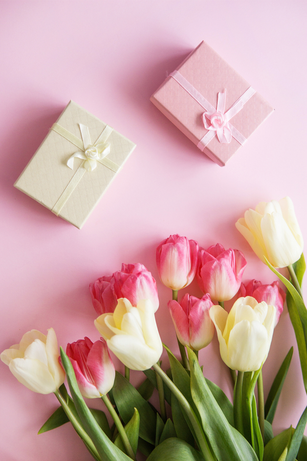 Make Mother's Day unforgettable this year with memorable Mother's Day gift ideas. You'll find all my best ideas, from homemade cards to gifts you can afford, right here in one place. Take a look! 